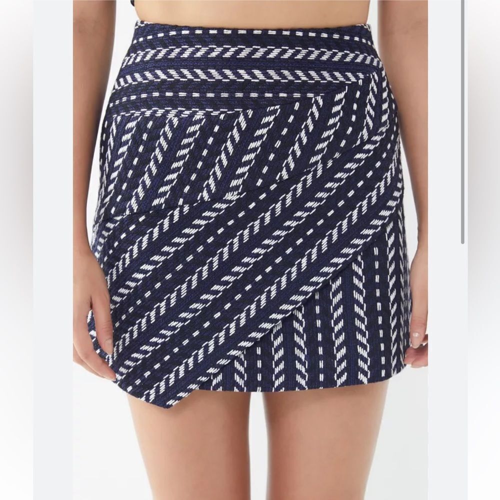 Haute Rogue Susan‎ Geo Mini Skirt